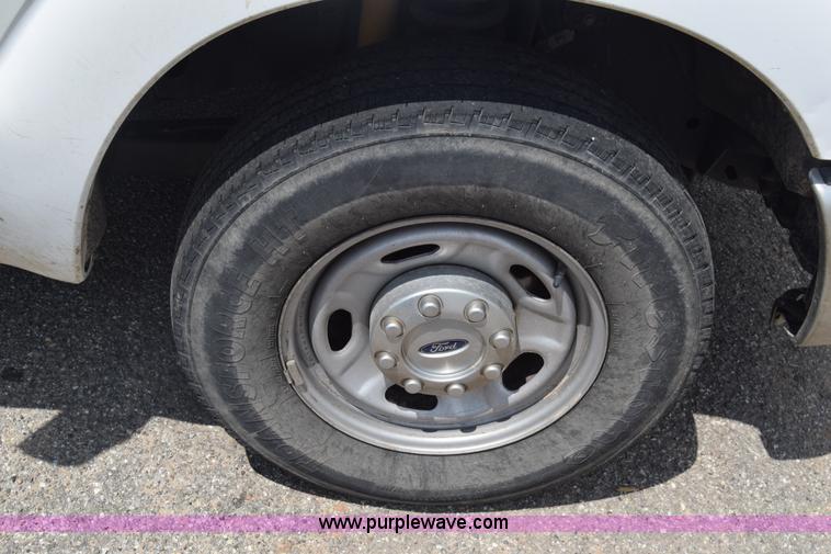 image for item K2929 2011 Ford F250 Super Duty Crew Cab pickup truck