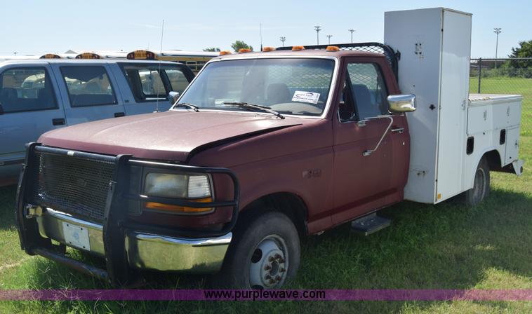 image for item K2984 1993 Ford F350 utility truck