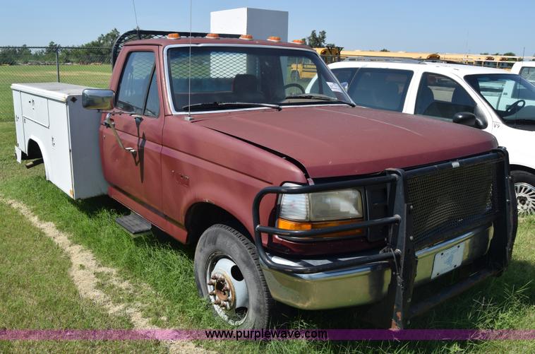 image for item K2984 1993 Ford F350 utility truck