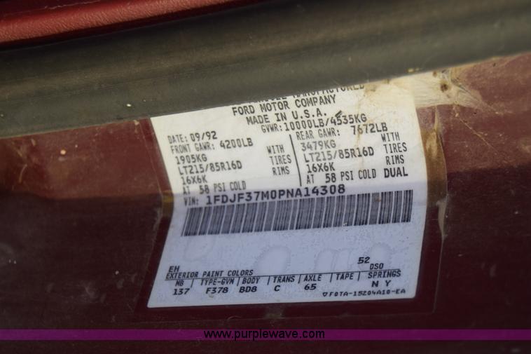 image for item K2984 1993 Ford F350 utility truck