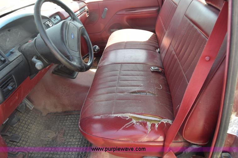 image for item K2984 1993 Ford F350 utility truck