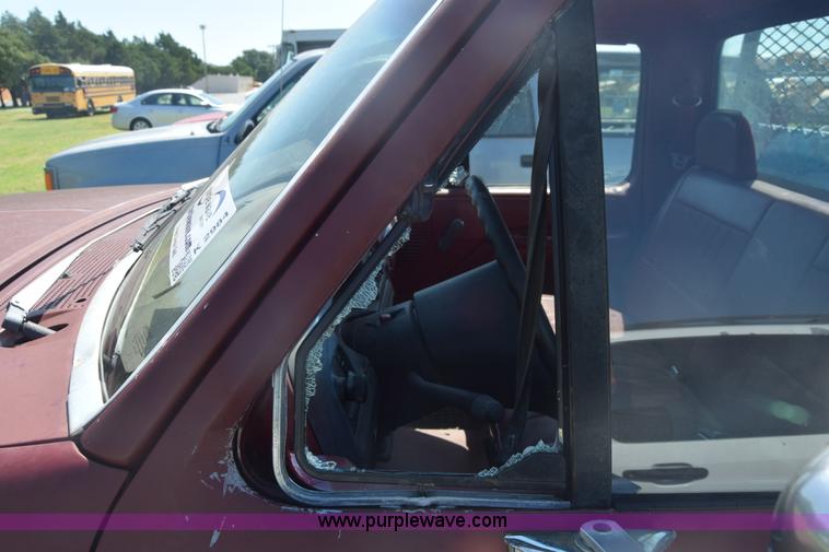 image for item K2984 1993 Ford F350 utility truck