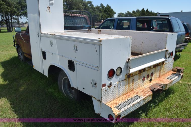 image for item K2984 1993 Ford F350 utility truck