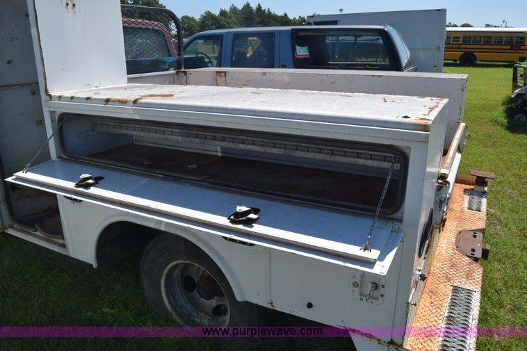 image for item K2984 1993 Ford F350 utility truck