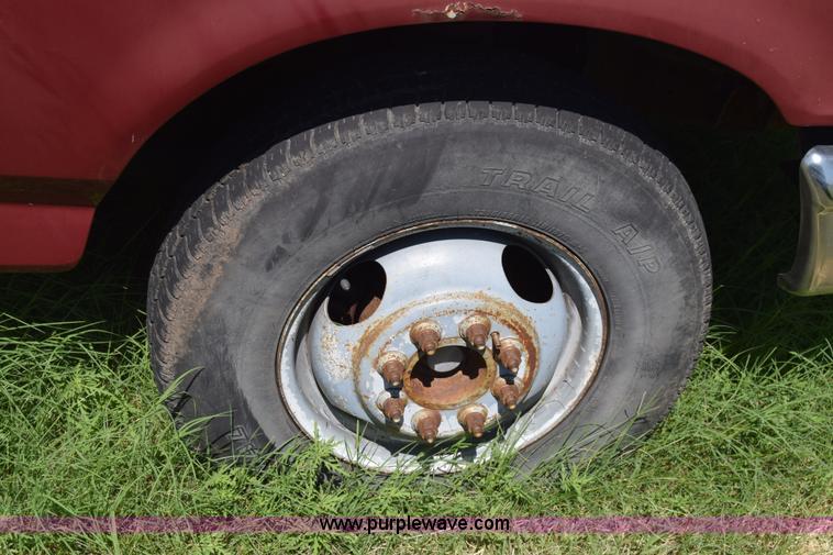 image for item K2984 1993 Ford F350 utility truck