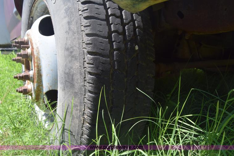 image for item K2984 1993 Ford F350 utility truck