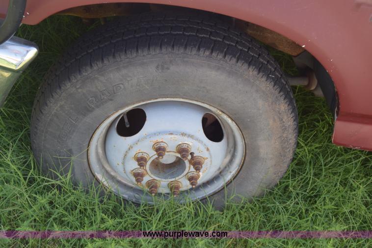 image for item K2984 1993 Ford F350 utility truck