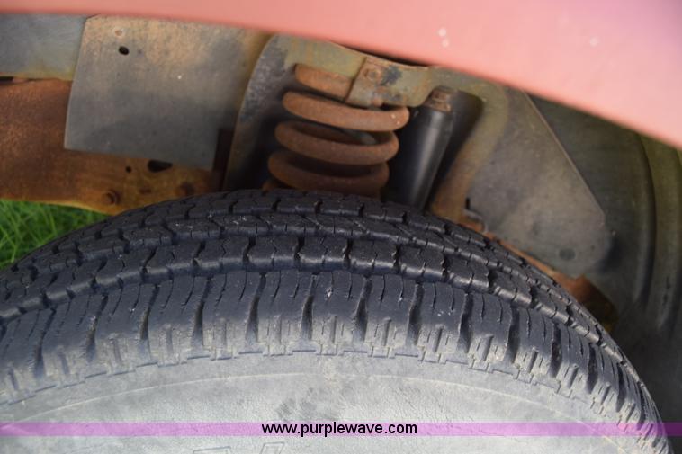 image for item K2984 1993 Ford F350 utility truck