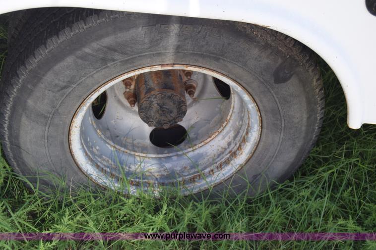 image for item K2984 1993 Ford F350 utility truck