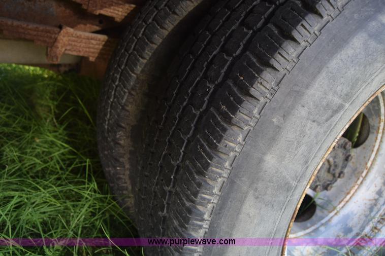 image for item K2984 1993 Ford F350 utility truck