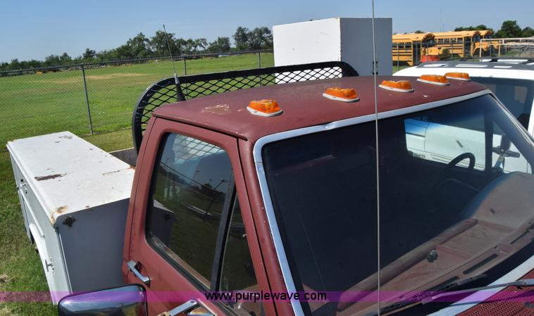 image for item K2984 1993 Ford F350 utility truck