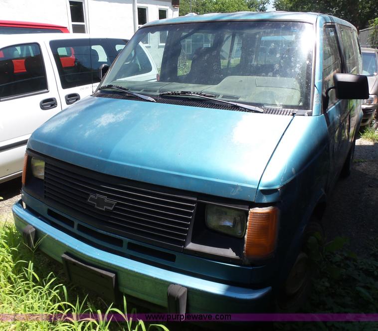 image for item K3139 1993 Chevrolet Astro Extended van