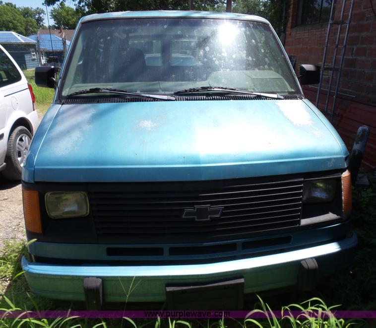 image for item K3139 1993 Chevrolet Astro Extended van