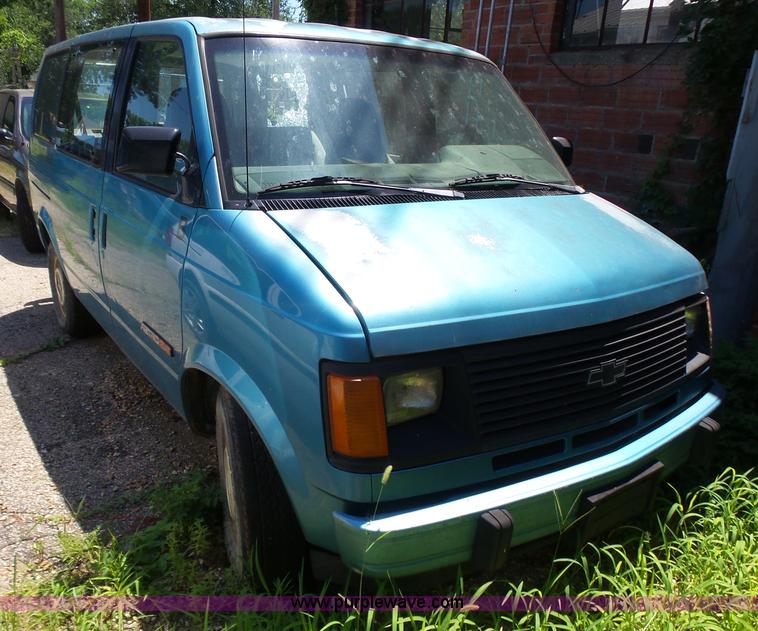 image for item K3139 1993 Chevrolet Astro Extended van