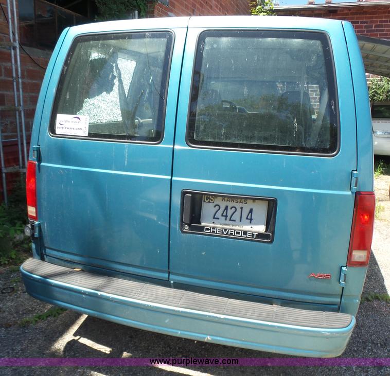 image for item K3139 1993 Chevrolet Astro Extended van