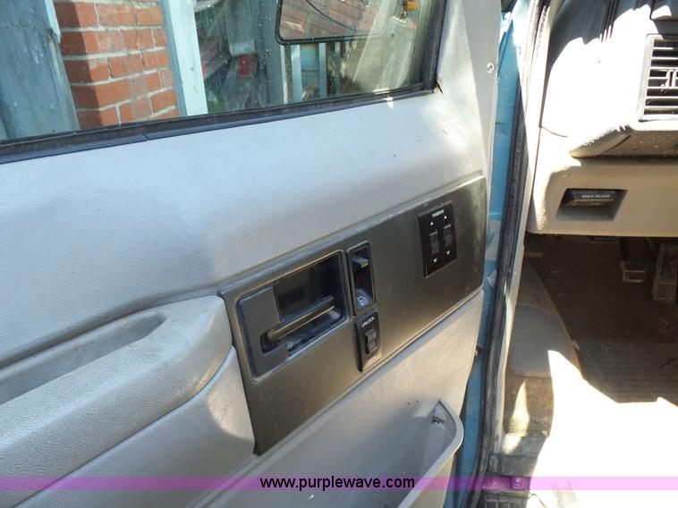 image for item K3139 1993 Chevrolet Astro Extended van
