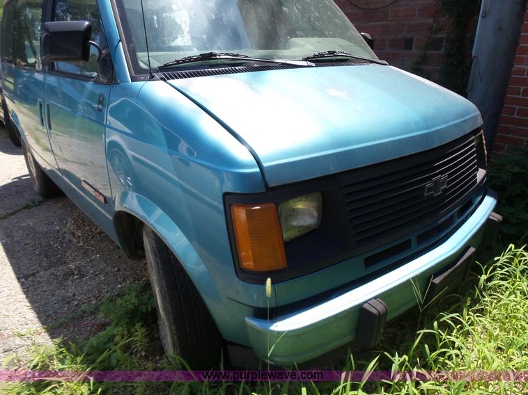 image for item K3139 1993 Chevrolet Astro Extended van
