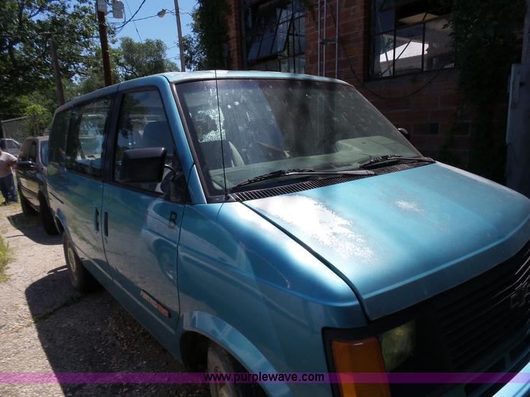 image for item K3139 1993 Chevrolet Astro Extended van