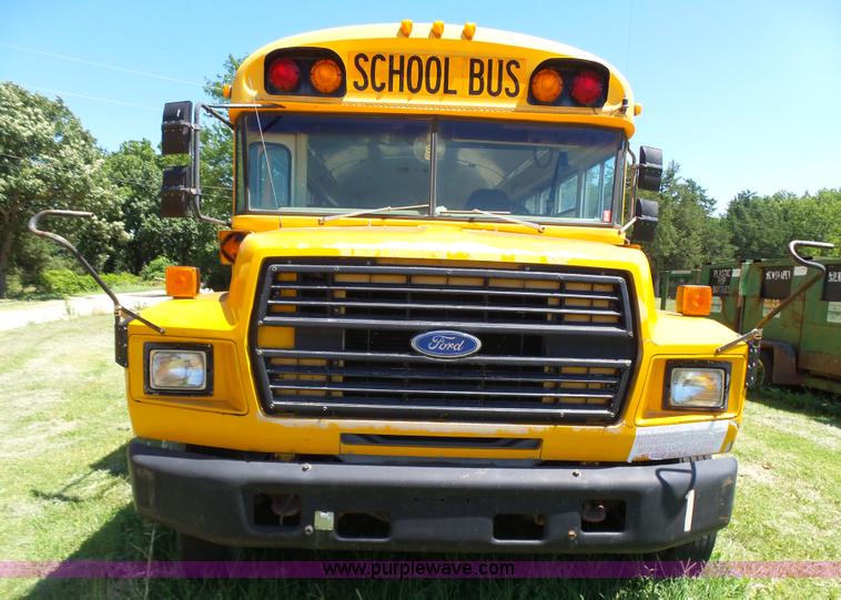 image for item K3140 1994 Ford B700 school bus