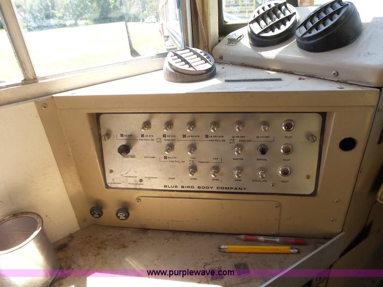 image for item K3140 1994 Ford B700 school bus