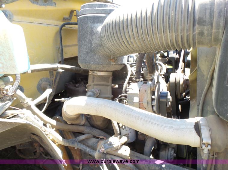 image for item K3140 1994 Ford B700 school bus