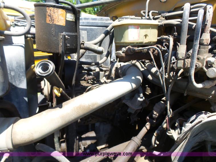 image for item K3140 1994 Ford B700 school bus