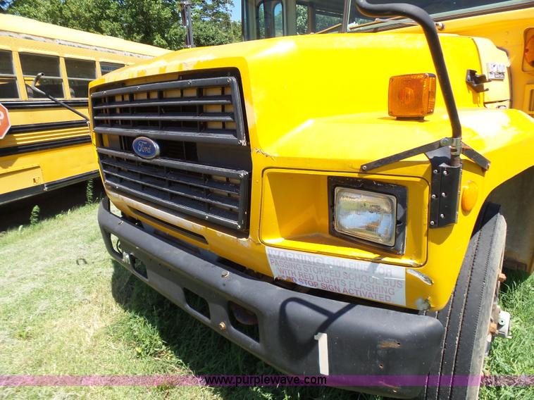 image for item K3140 1994 Ford B700 school bus