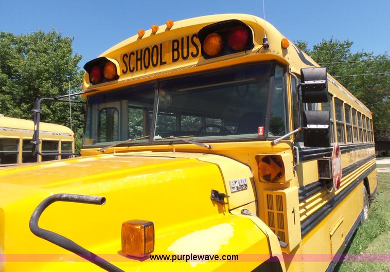 image for item K3140 1994 Ford B700 school bus