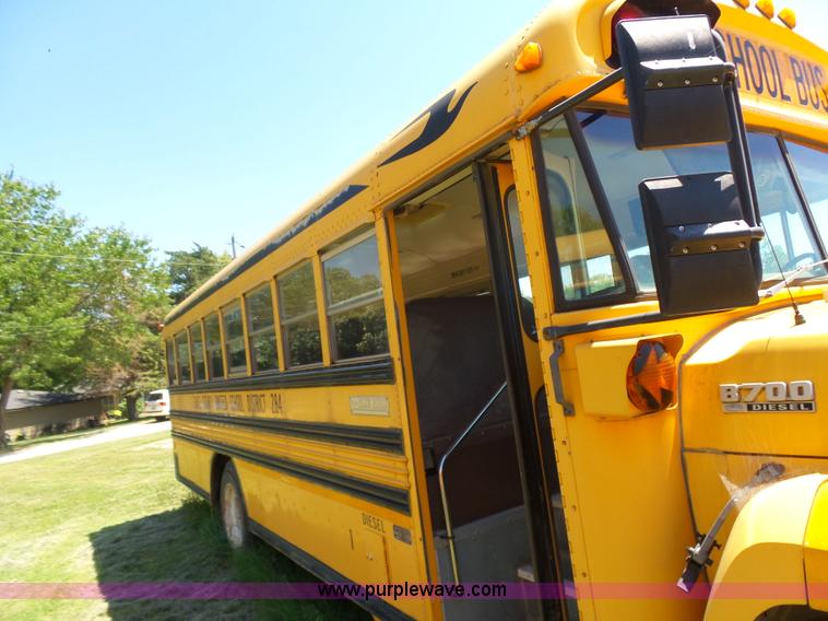 image for item K3140 1994 Ford B700 school bus