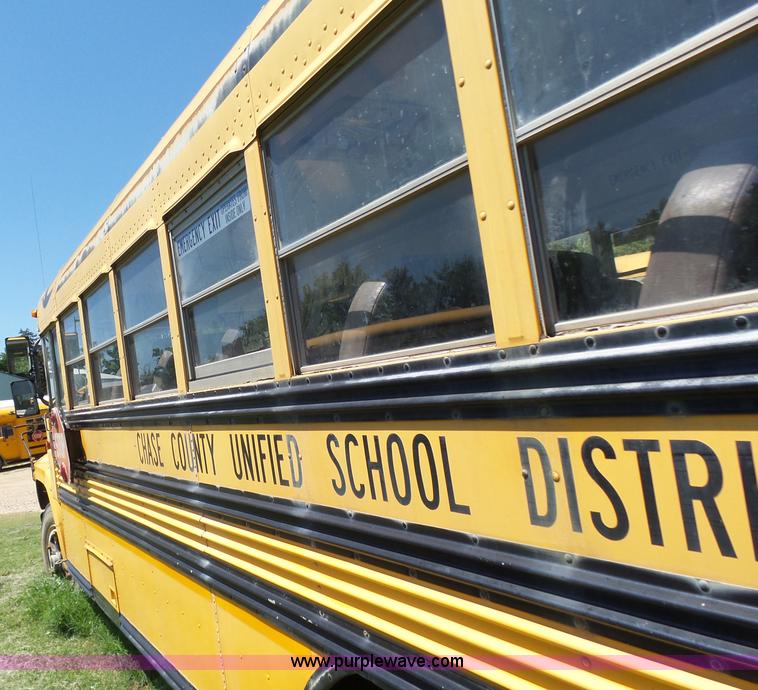 image for item K3140 1994 Ford B700 school bus