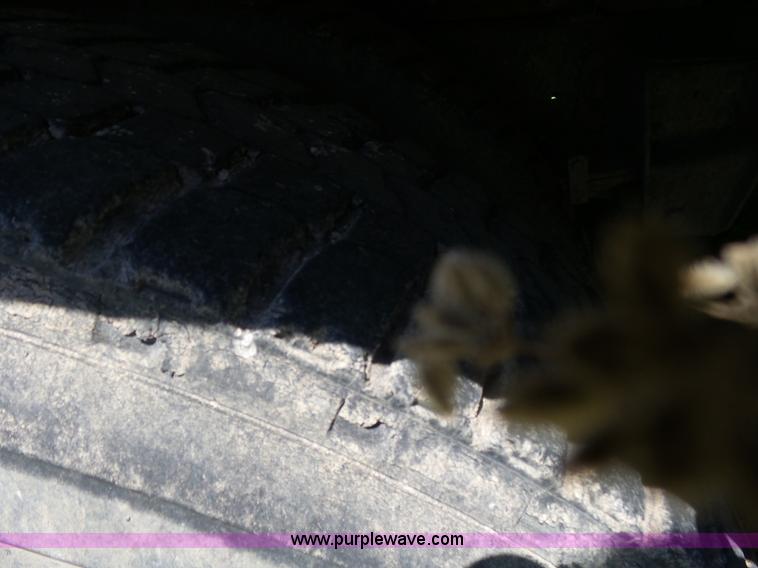 image for item K3140 1994 Ford B700 school bus