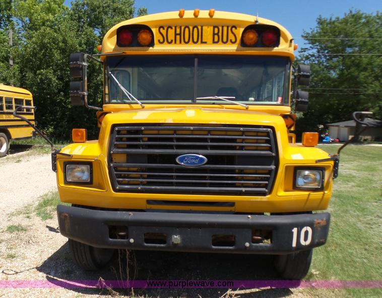 image for item K3141 1994 Ford B700 school bus