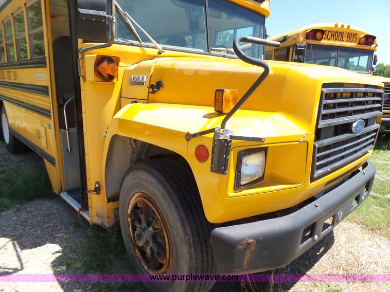 image for item K3141 1994 Ford B700 school bus