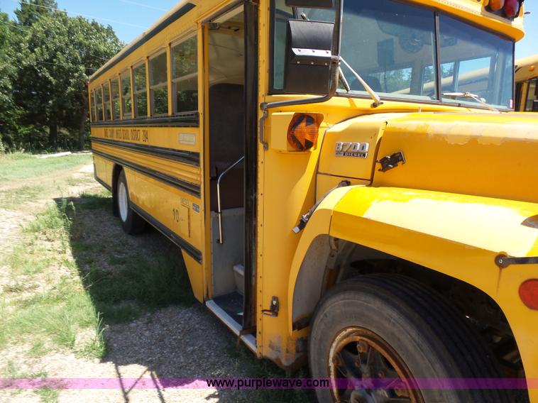 image for item K3141 1994 Ford B700 school bus