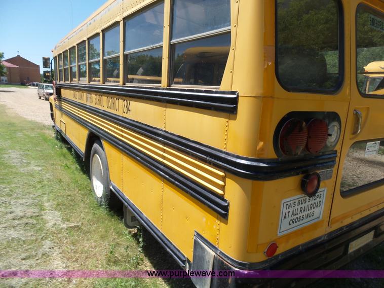 image for item K3141 1994 Ford B700 school bus