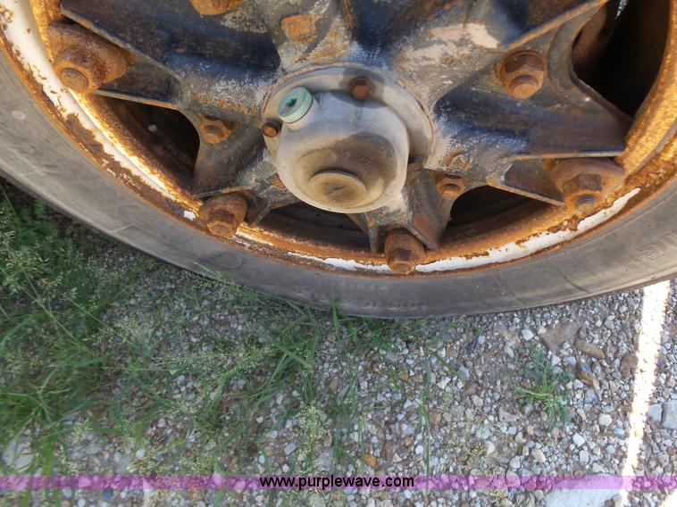 image for item K3141 1994 Ford B700 school bus