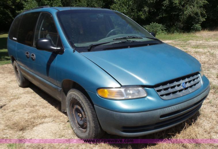 image for item K3142 1997 Plymouth Grand Voyager van