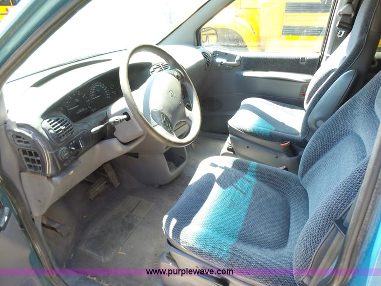 image for item K3142 1997 Plymouth Grand Voyager van