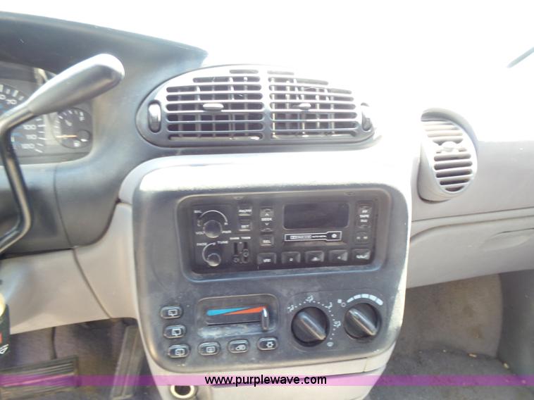 image for item K3142 1997 Plymouth Grand Voyager van