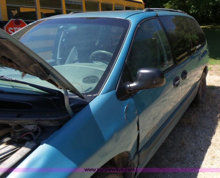 image for item K3142 1997 Plymouth Grand Voyager van