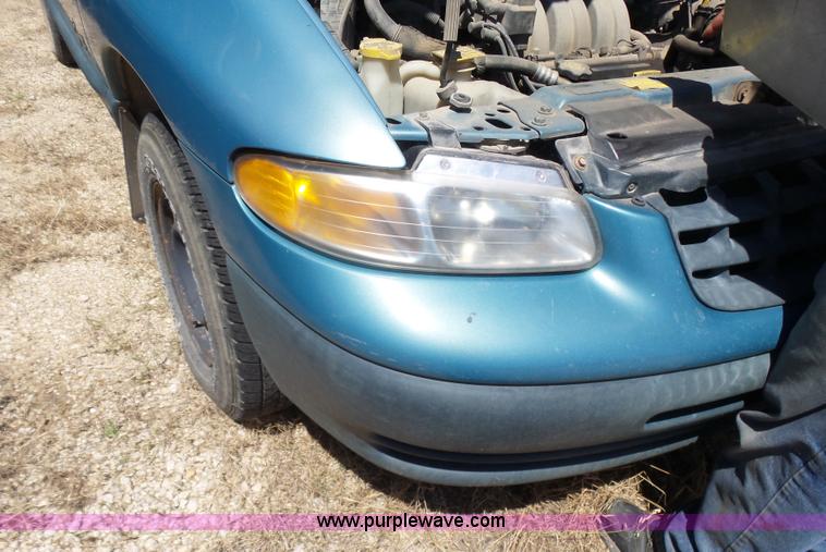 image for item K3142 1997 Plymouth Grand Voyager van