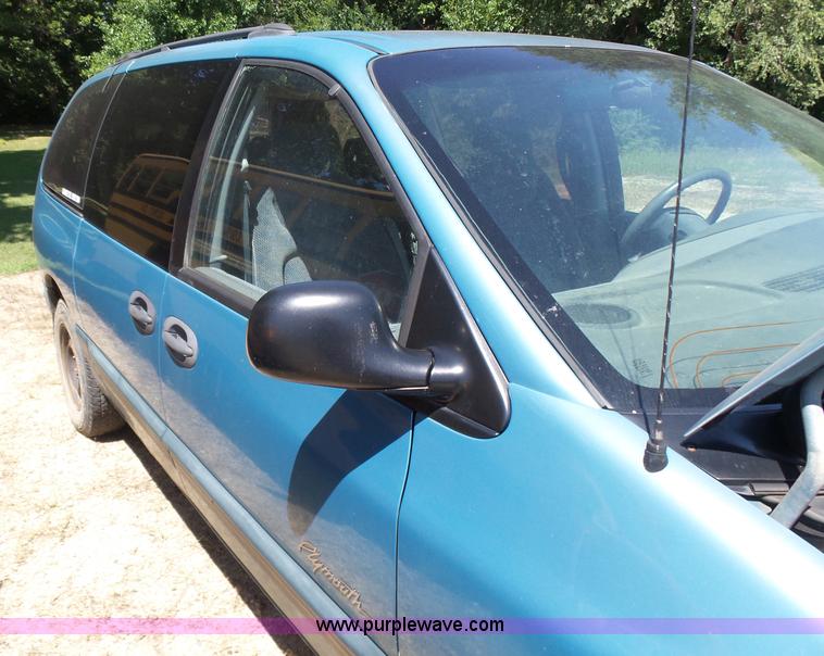 image for item K3142 1997 Plymouth Grand Voyager van