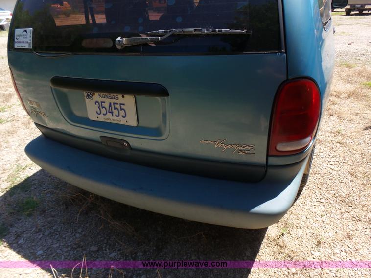 image for item K3142 1997 Plymouth Grand Voyager van