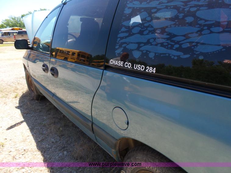image for item K3142 1997 Plymouth Grand Voyager van