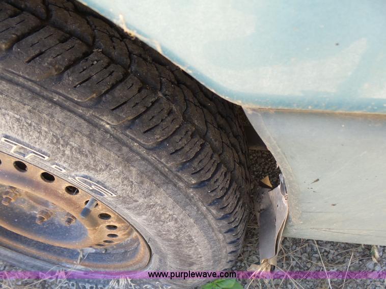 image for item K3142 1997 Plymouth Grand Voyager van