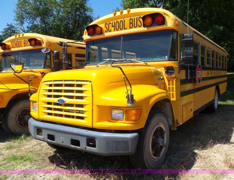 image for item K3143 1996 Ford B800 school bus
