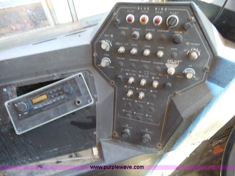 image for item K3143 1996 Ford B800 school bus