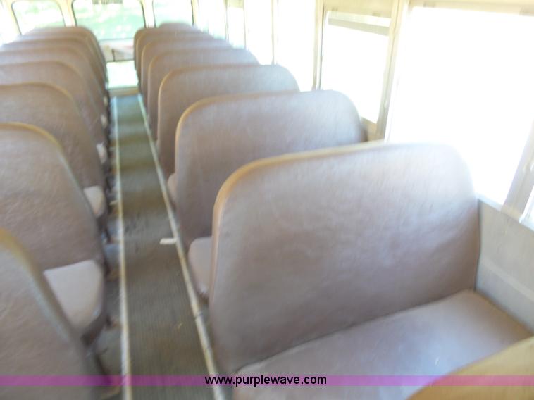 image for item K3143 1996 Ford B800 school bus