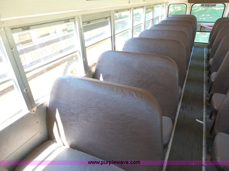 image for item K3143 1996 Ford B800 school bus