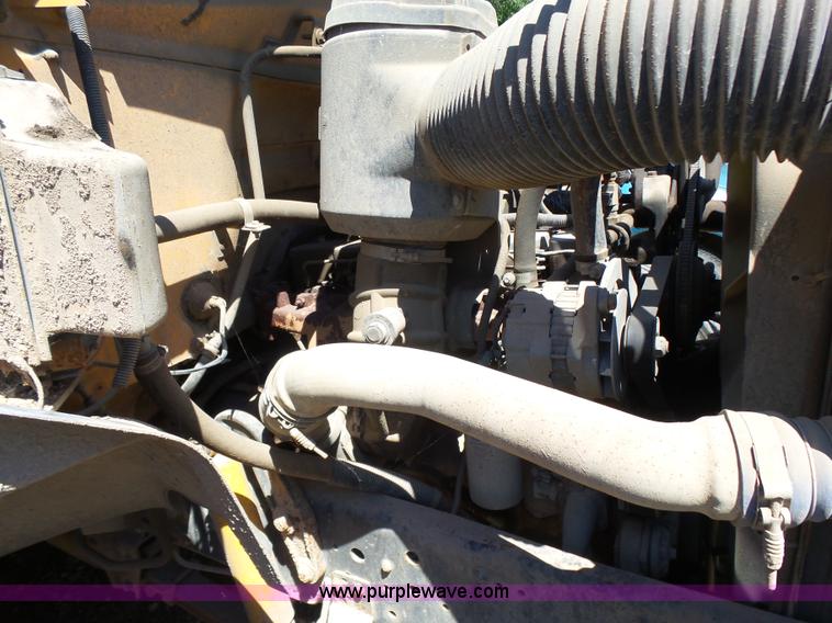 image for item K3143 1996 Ford B800 school bus